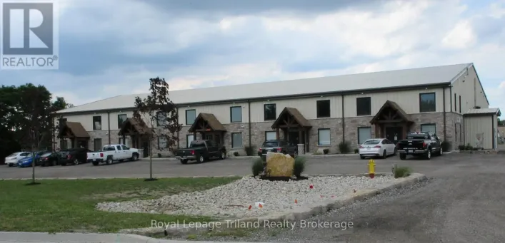 UNIT 3 - 1099 COMMERCE WAY, Woodstock