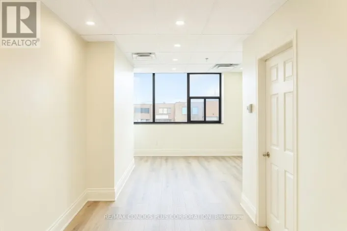 UNIT 3 (SECOND FLOOR) - 260 REGINA ROAD, Vaughan