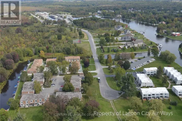 UNIT 4 - 4 PARADISE BOULEVARD, Ramara