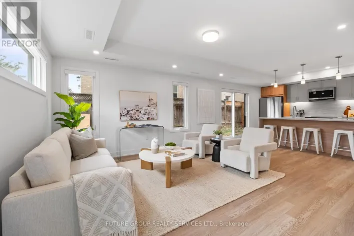UNIT 5 - 34 POPLAR AVENUE, Toronto