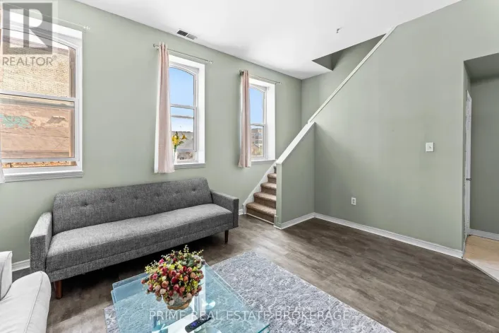 UNIT 5 - 366 RICHMOND STREET, London East