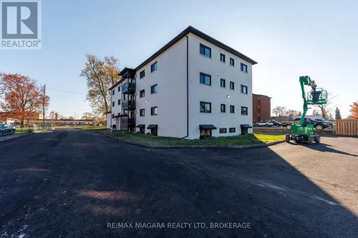 UNIT 8 - 141 PLYMOUTH ROAD, Welland