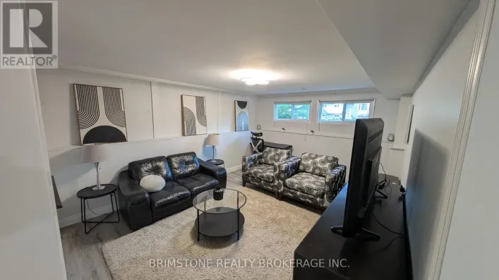 UNIT B - 73 ROTH STREET, Essa