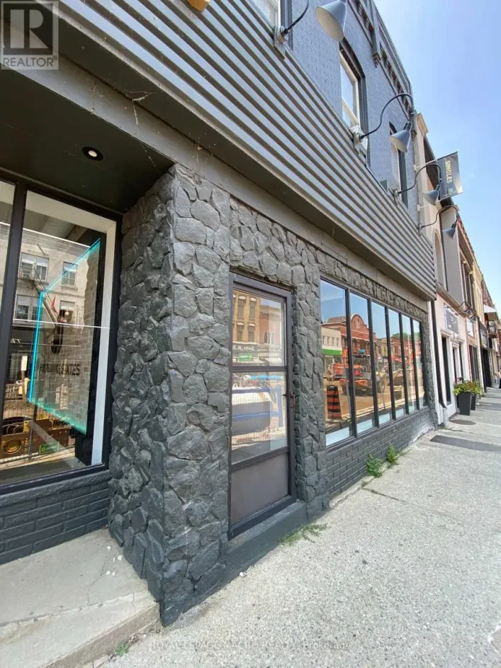 UNIT C - 32 GRAND RIVER STREET N, Brant