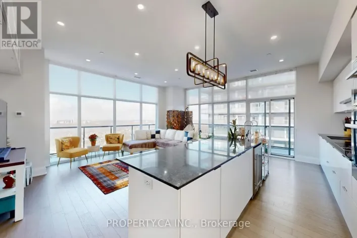 UPH05 - 56 ANNIE CRAIG DRIVE, Toronto