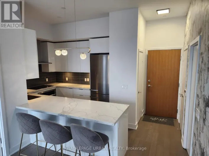 UPH2 - 30 SHORE BREEZE DRIVE, Toronto