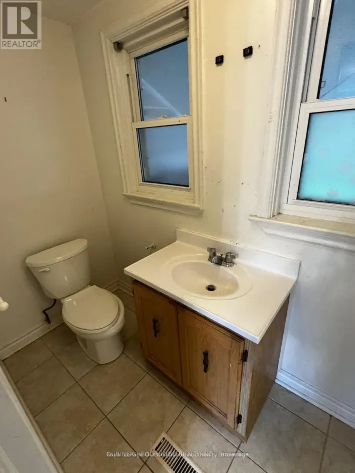 UPPER - 105 POYNTZ AVENUE, Toronto