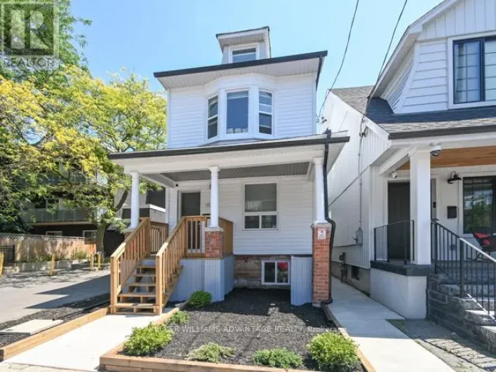 UPPER - 113 WOODBINE AVENUE, Toronto
