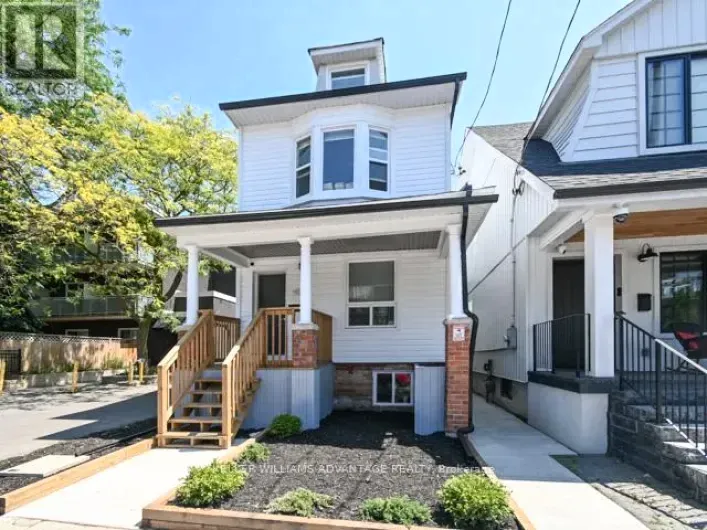 UPPER - 113 WOODBINE AVENUE, Toronto