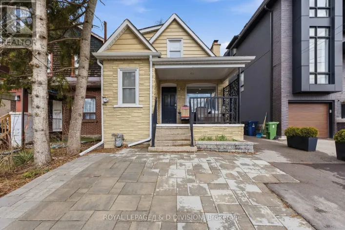 UPPER - 118 BOGERT AVENUE, Toronto