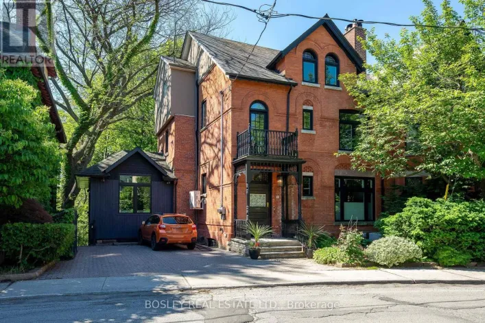 UPPER - 12 MEREDITH CRESCENT, Toronto
