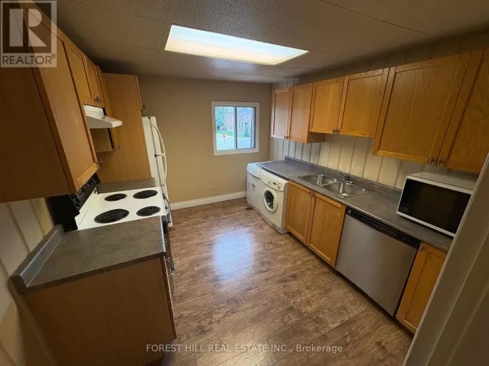 [UPPER] - 12 MILL STREET, Mississauga