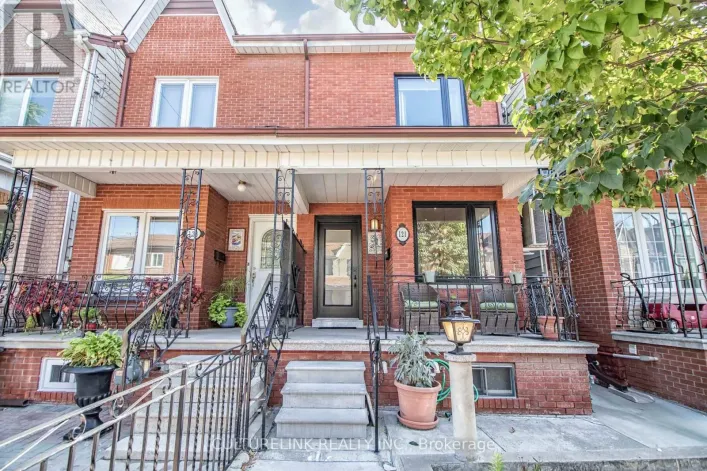 UPPER - 121 MONTROSE AVENUE, Toronto