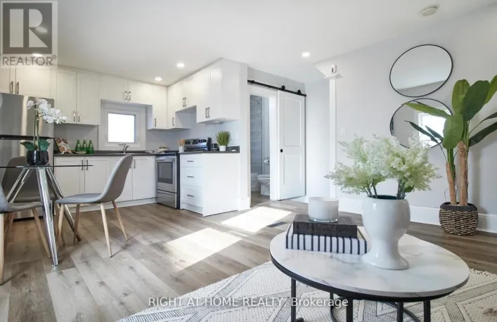 UPPER - 124 AGNES STREET, Oshawa