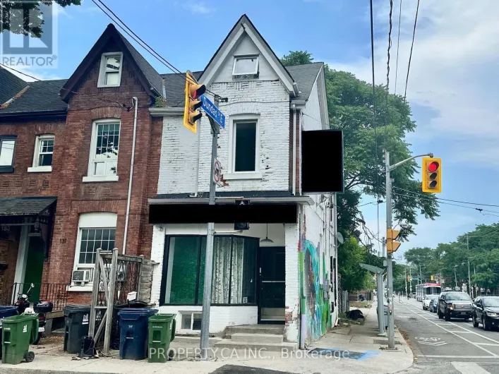 UPPER - 129 MUNRO STREET, Toronto