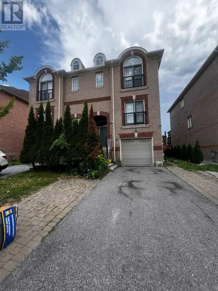 UPPER - 13 PRINCE WILLIAM DRIVE, Markham