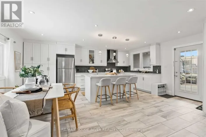 UPPER - 131 JOHN STREET E, Whitby