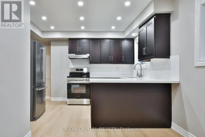UPPER - 131 ROMFIELD CIRCUIT, Markham