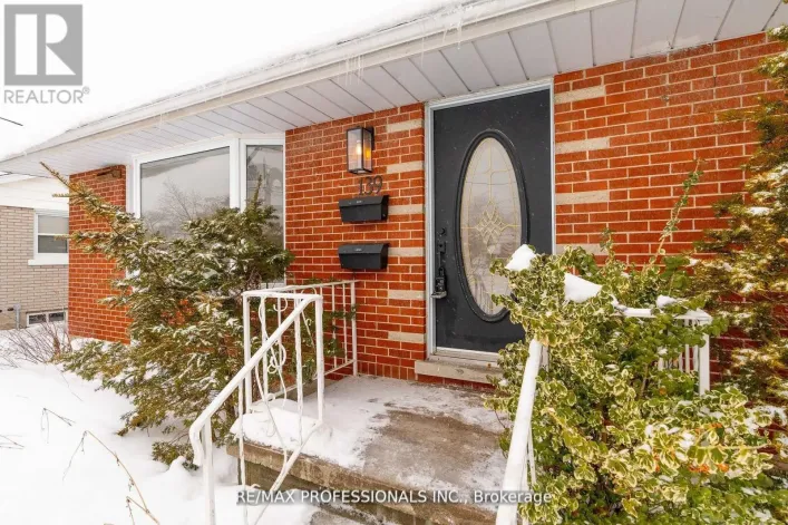 UPPER - 139 BYRON AVENUE, Kitchener