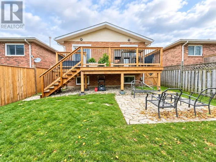 UPPER - 14 NEWLANDS AVENUE, Georgina