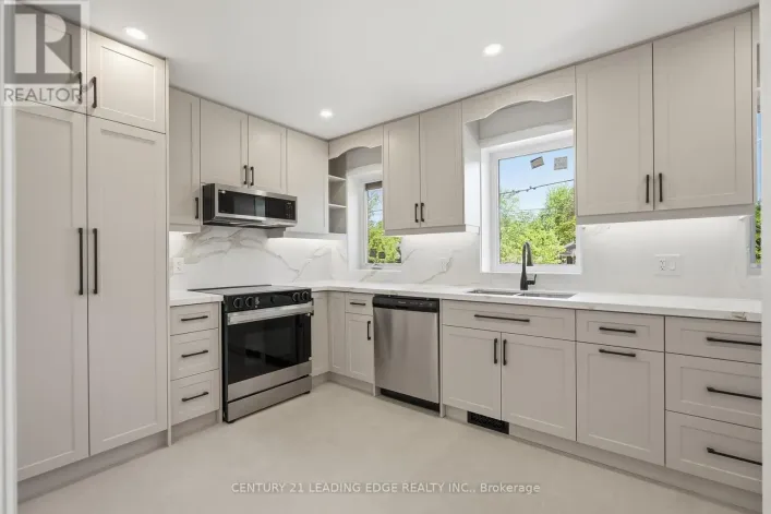 UPPER - 141 ROEBUCK DRIVE, Toronto