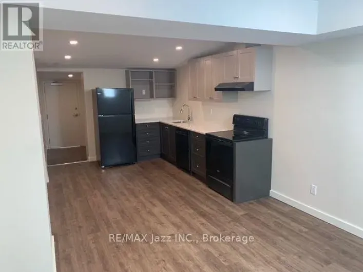 UPPER - 16 SIMCOE STREET S, Oshawa