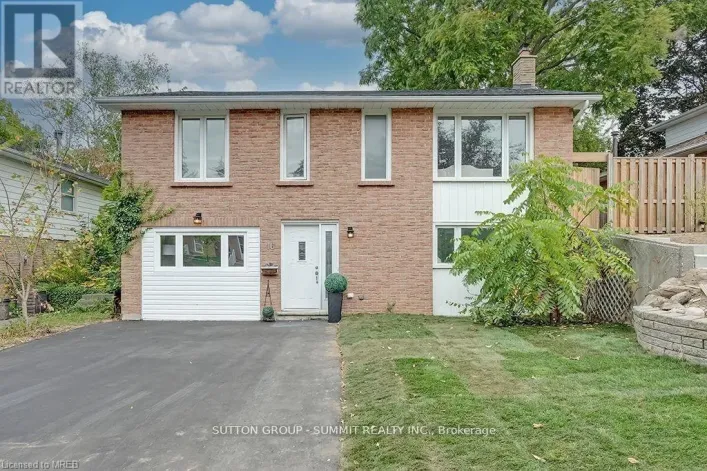 UPPER - 16 UPPER CANADA DRIVE, Kitchener