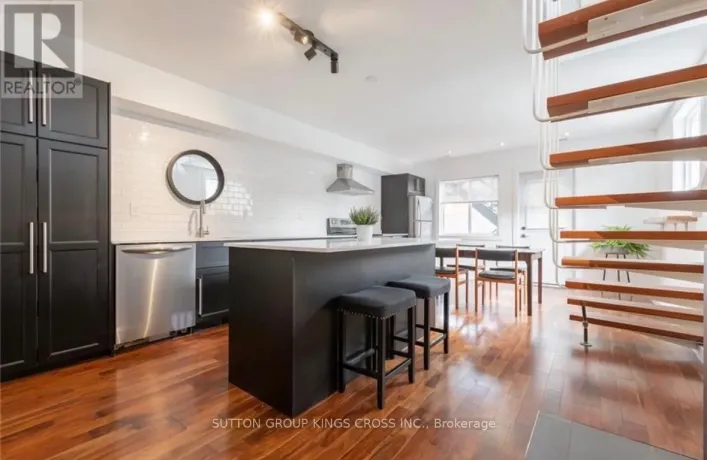 UPPER - 179 JOHN STREET S, Hamilton