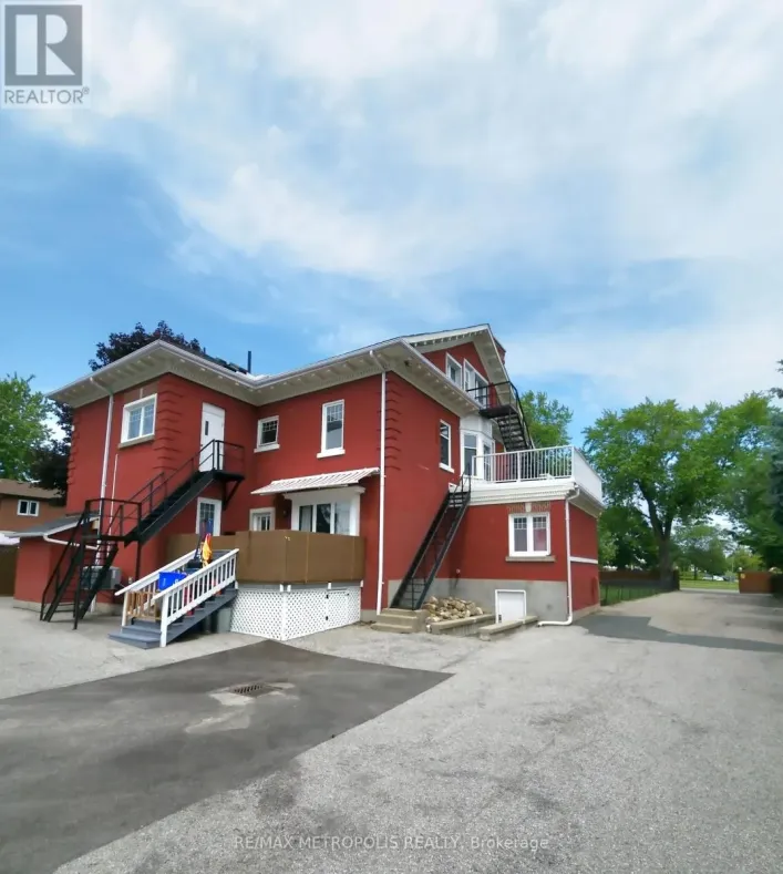 UPPER #2 - 1110 SIMCOE STREET S, Oshawa