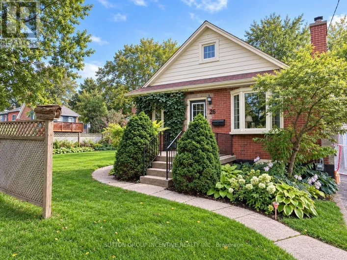 UPPER - 20 BAYVIEW DRIVE, Barrie