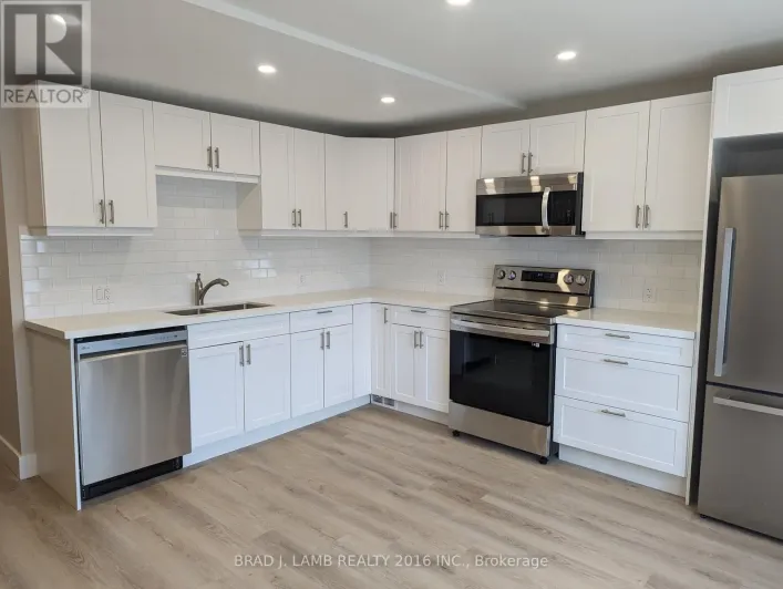 UPPER - 20 EARLSCOURT AVENUE, Toronto