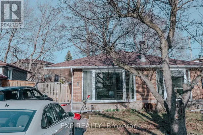 UPPER - 20 MANORGLEN CRESCENT, Toronto
