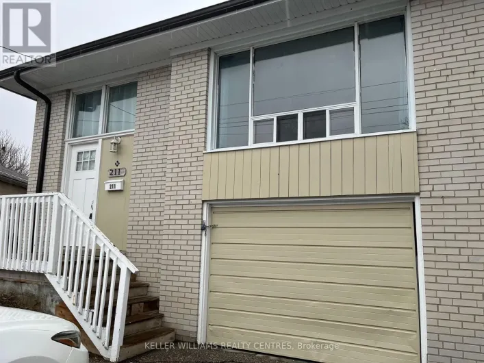 UPPER - 211 SILVERBIRCH DRIVE, Newmarket