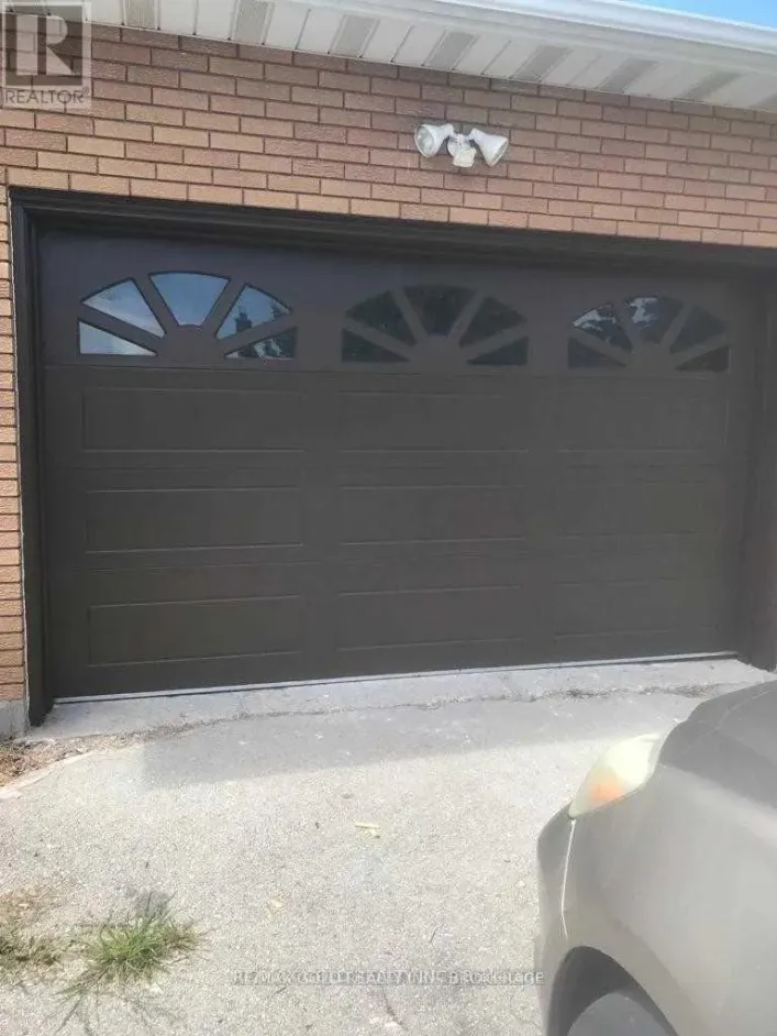 UPPER - 2119 MEADOWBROOK ROAD, Burlington
