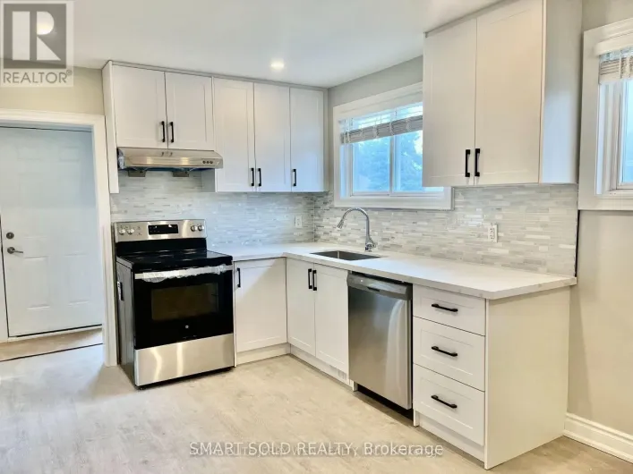 UPPER - 228 SILVERBIRCH DRIVE, Newmarket
