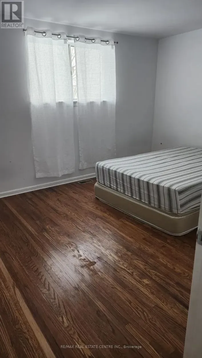 UPPER - 23 AVONDALE BOULEVARD, Brampton