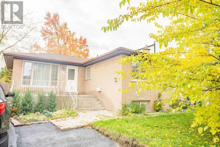 UPPER - 235 PLEASANT AVENUE, Toronto