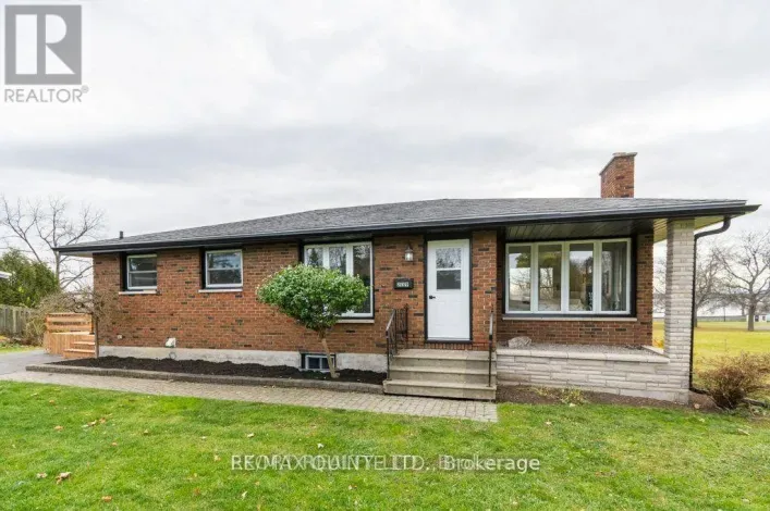 UPPER - 239 DUNDAS STREET W, Belleville
