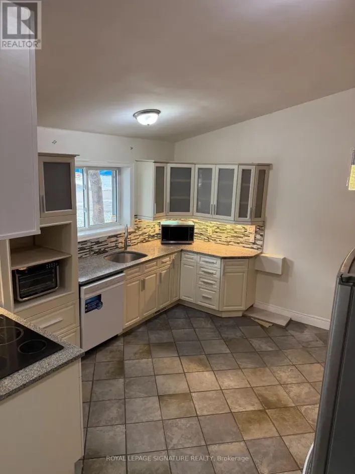 UPPER - 25 JOSEPH STREET, Mississauga