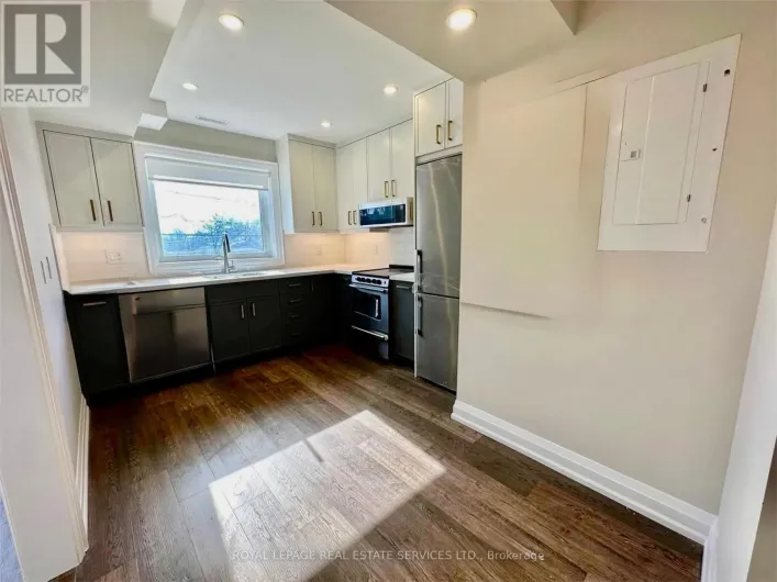 UPPER - 256 ANNETTE STREET, Toronto