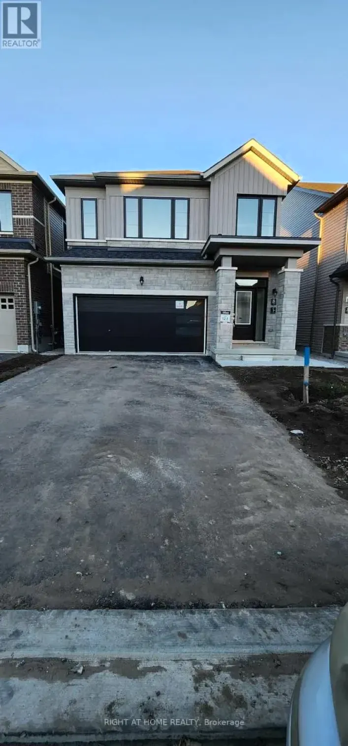 UPPER - 26 PRUDHOE TERRACE, Barrie