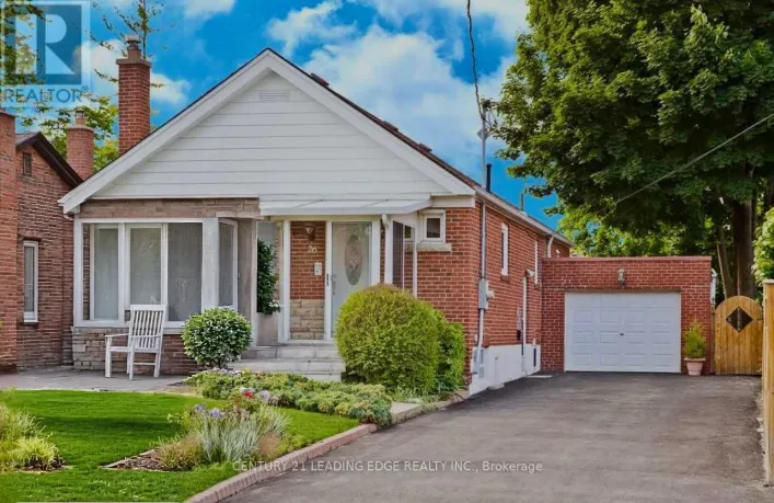 UPPER - 26 SCOTSWOOD ROAD, Toronto