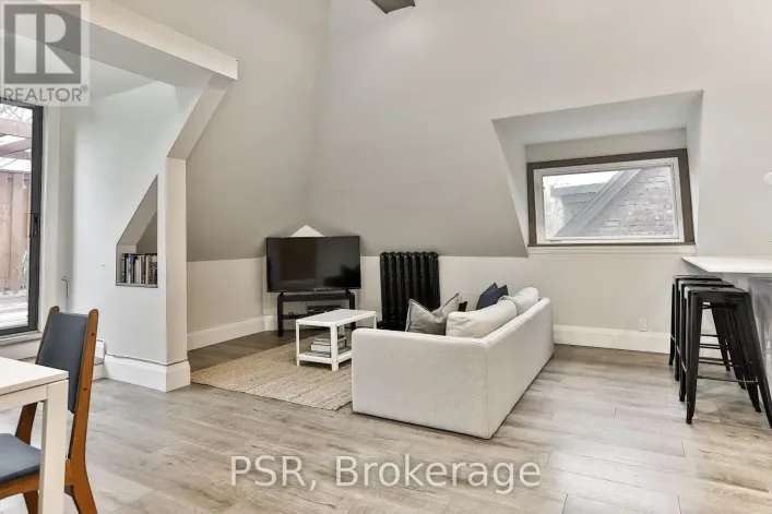 UPPER - 264 DOVERCOURT ROAD, Toronto