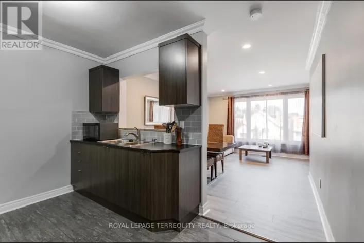 UPPER - 26A SCARLETT ROAD, Toronto