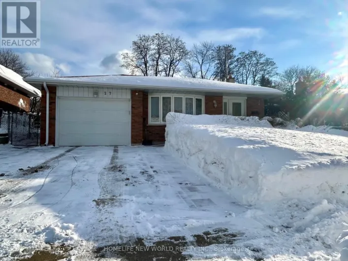 UPPER - 27 HAYWARD CRESCENT, Toronto