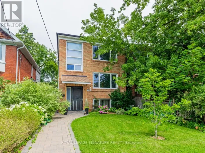 UPPER - 277 WYCHWOOD AVENUE, Toronto