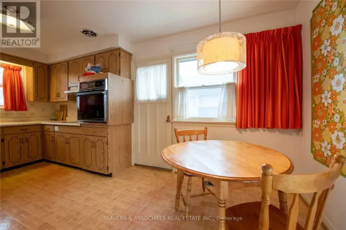 UPPER - 28 ESTHER LORRIE DRIVE, Toronto