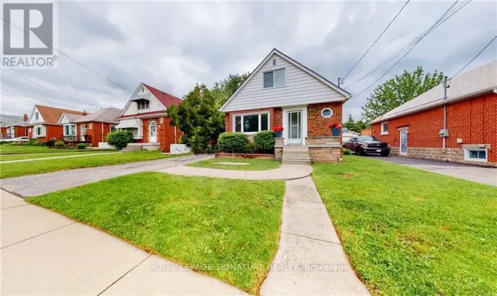 UPPER - 282 EAST 18TH STREET, Hamilton