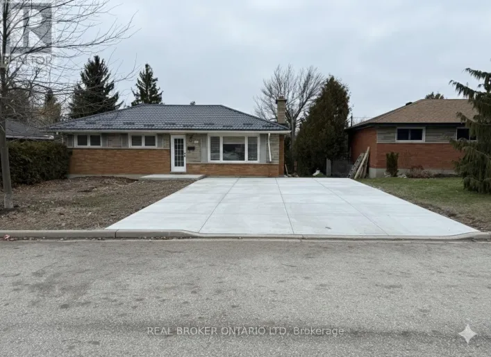 (UPPER) - 294 BURLINGTON CRESCENT, London South