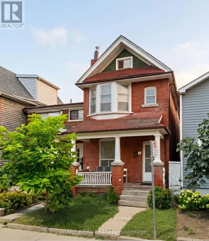 UPPER - 32 GARNET AVENUE, Toronto